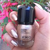 Kiko Pastel metal nail lacquer 02 golden sand